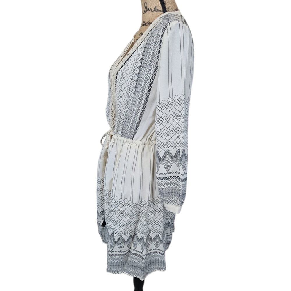 Chic White And Gray Patterned Tunic - image 7